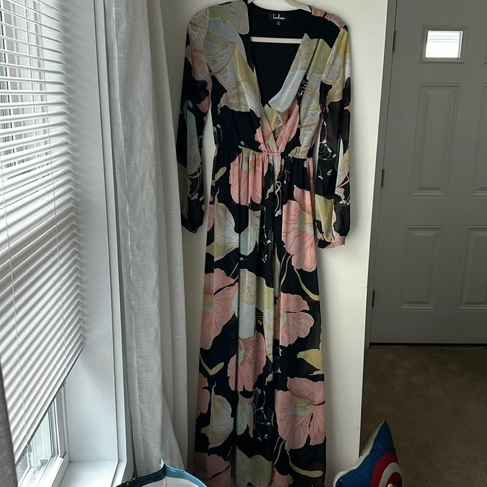 Lulus Wonderous Water Lillies Floral Maxi Dress Black Peach Small - Picture 2 of 7